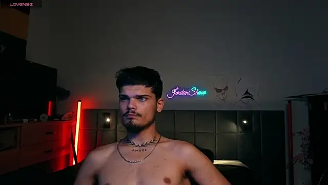 צ'אט XXX בשידור חי של JordanShow
