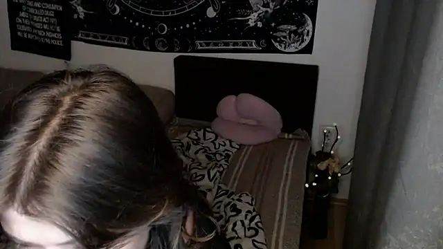 AlienforTwenty Live XXX-chat