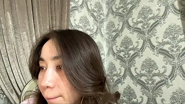 cocoSharms Adlı Modelin Canlı XXX Sohbeti