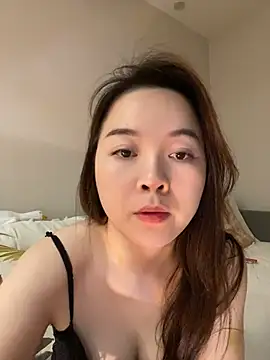 qianduoduo521 在線直播表演