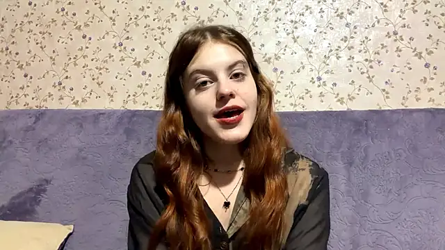 BuzzingRaid's Live XXX Chat