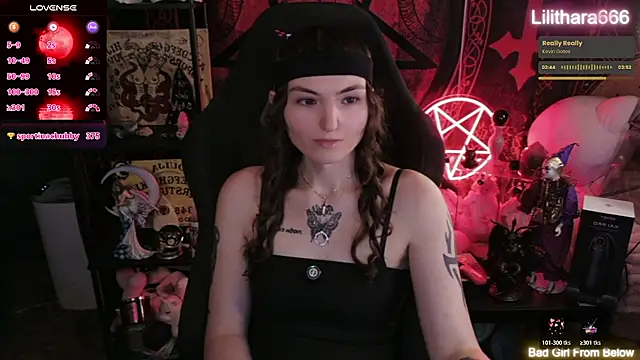 Chat +18 de Lilithara666 ao vivo