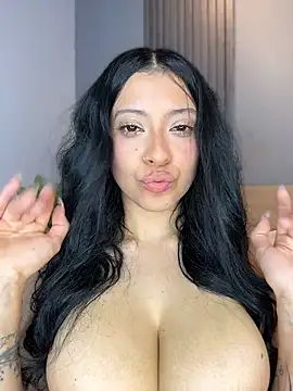 Chat +18 de Valery_Evaans ao vivo