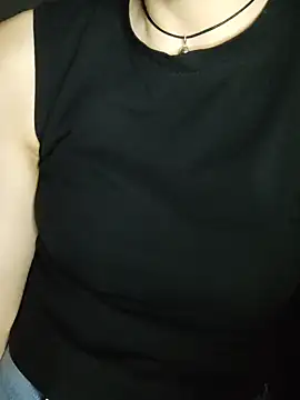 XXX chat uživo modela Aashikalaa