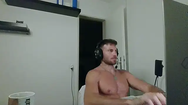 alpha-hunk 现场XXX聊天