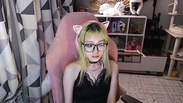 SaxonDibs' Live XXX Chat