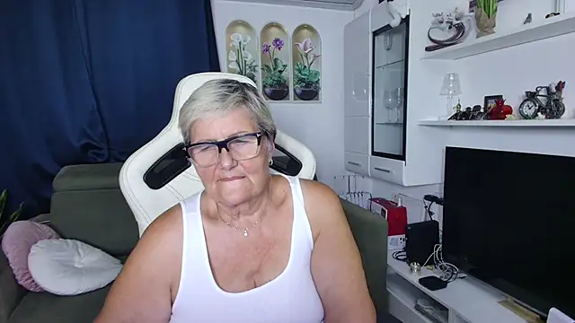 Selenna57's Live XXX Chat