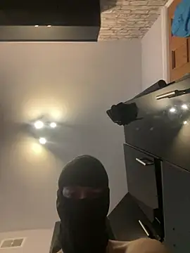 ukmaleluke Show in webcam