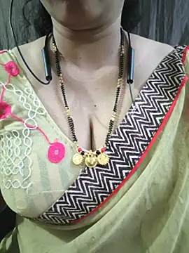 bhuvana_555のライブXXXチャット
