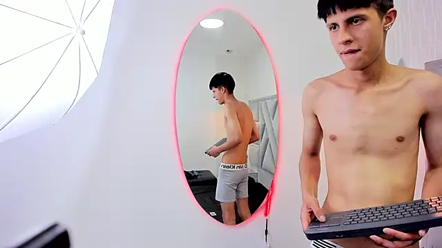MikeHunteer Chat XXX live
