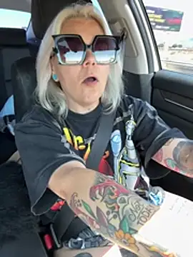 Chat +18 de CherryBombBomb ao vivo