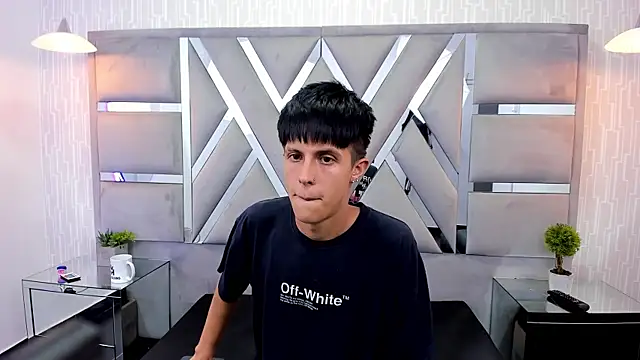 MikeHunteer Live XXX Chat