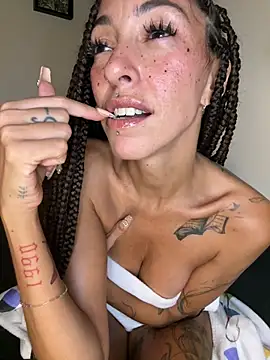 Lalla-Amani Chat XXX in diretta