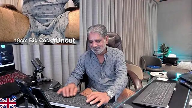 OnlineBossUK XXX чат на живо