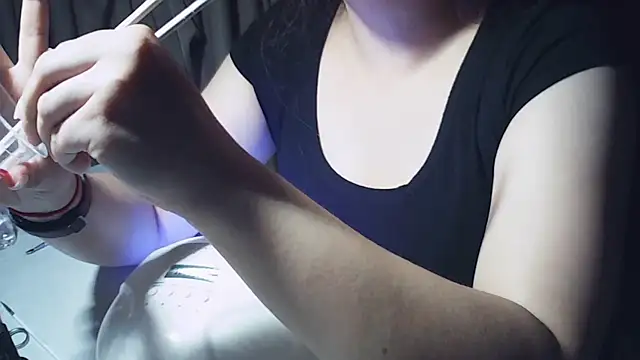 MoodieMira 现场XXX聊天