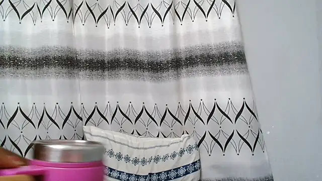 Chatroom XXX en direct de Barbieliciousxxx
