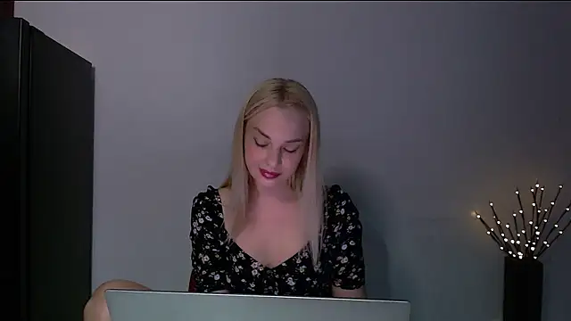 Lia_noo_regretsのライブXXXチャット