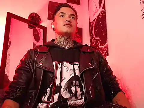 Czat XXX na żywo – AlecBanne_