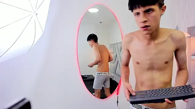 MikeHunteer Live XXX Chat