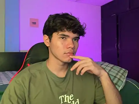 Chat +18 de Im_Camii ao vivo
