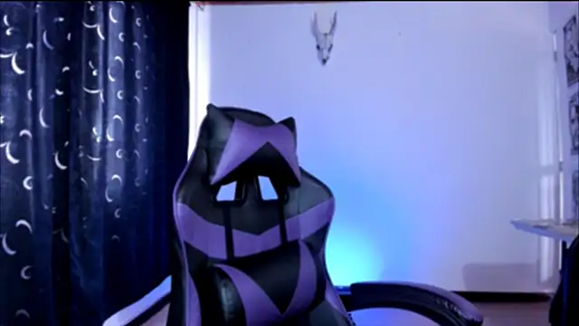 emilydolll666's Live XXX Chat