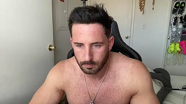 brettmycles28 Show in webcam