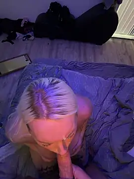Blondebarbie21 élő XXX-chatje