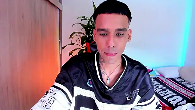 Damianwhite Chat XXX live