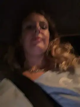 XXX chat uživo modela LillyFlowerson