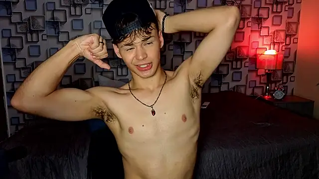 Chatroom XXX en direct de LoganSteel_