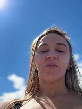 lunagirl13 élő XXX-chatje
