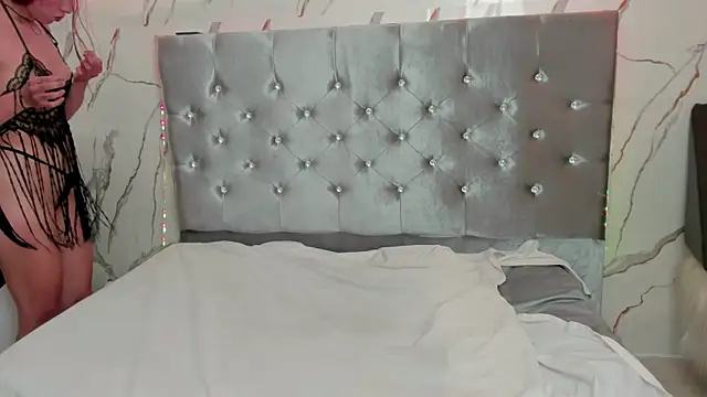 nymphomanya Adlı Modelin Canlı XXX Sohbeti