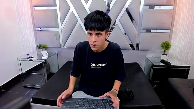 Chat XXX ao vivo de MikeHunteer