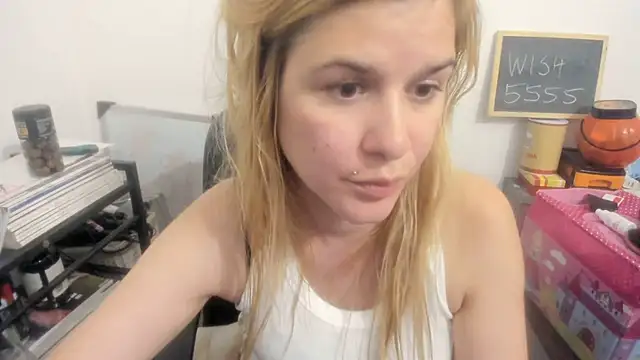 Chat +18 de new_but_cute ao vivo