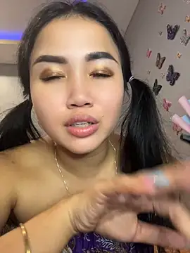 Bella_nasty69 即時 XXX 聊天