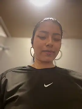 Katta_ossa Adlı Modelin Canlı XXX Sohbeti