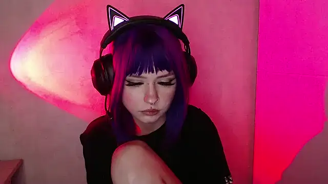 YunaLeaf Adlı Modelin Canlı XXX Sohbeti