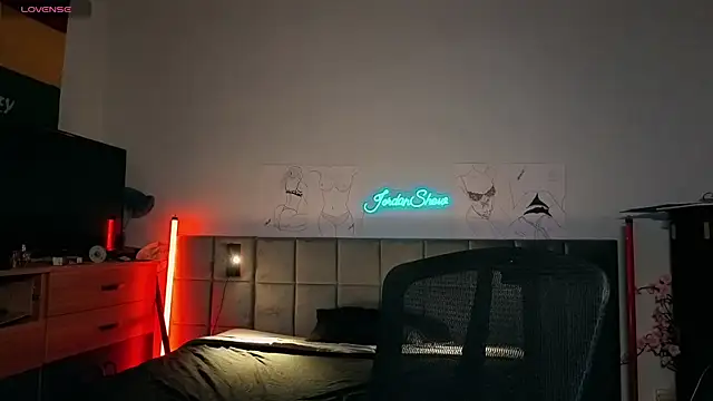 Онлайн чат XXX JordanShow