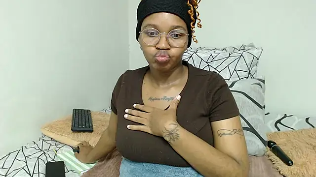 Hotsexyberry222's Live XXX Chat