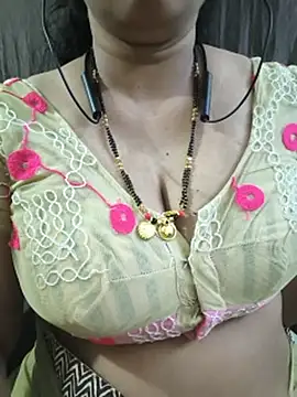 bhuvana_555's Live XXX Chat
