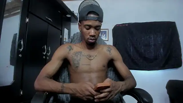 Kofi_exotic_2 Chat XXX in diretta