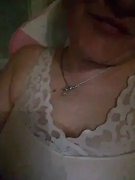 XXX chat uživo modela LittleFlower777