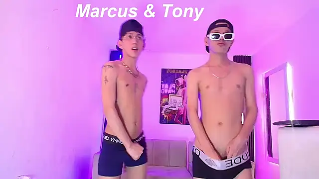 Chat +18 de Marcus_and_Tony ao vivo
