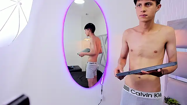 Czat XXX na żywo – MikeHunteer