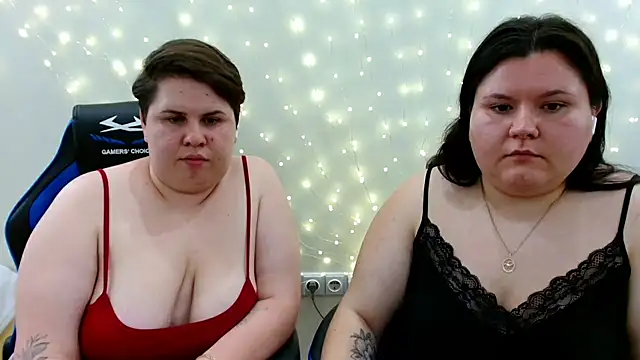 BeckyAndHellen Chat XXX in diretta