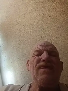 Rootpass222's Live XXX Chat