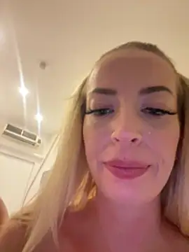 AtomBlondy Chat XXX live