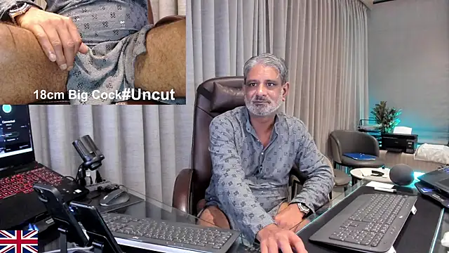 OnlineBossUK live XXX chat
