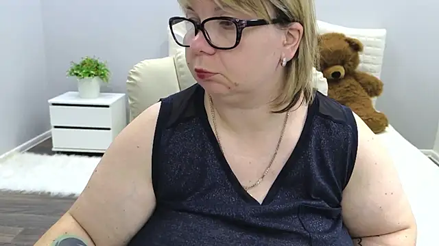 دردشة BonnnyBoobsy الجنسية المباشرة