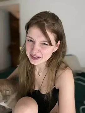 Emaline_Fane's Live XXX Chat